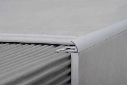 Guardacanto Arco Atrim De Aluminio Cromo Mate 10mm – 1383