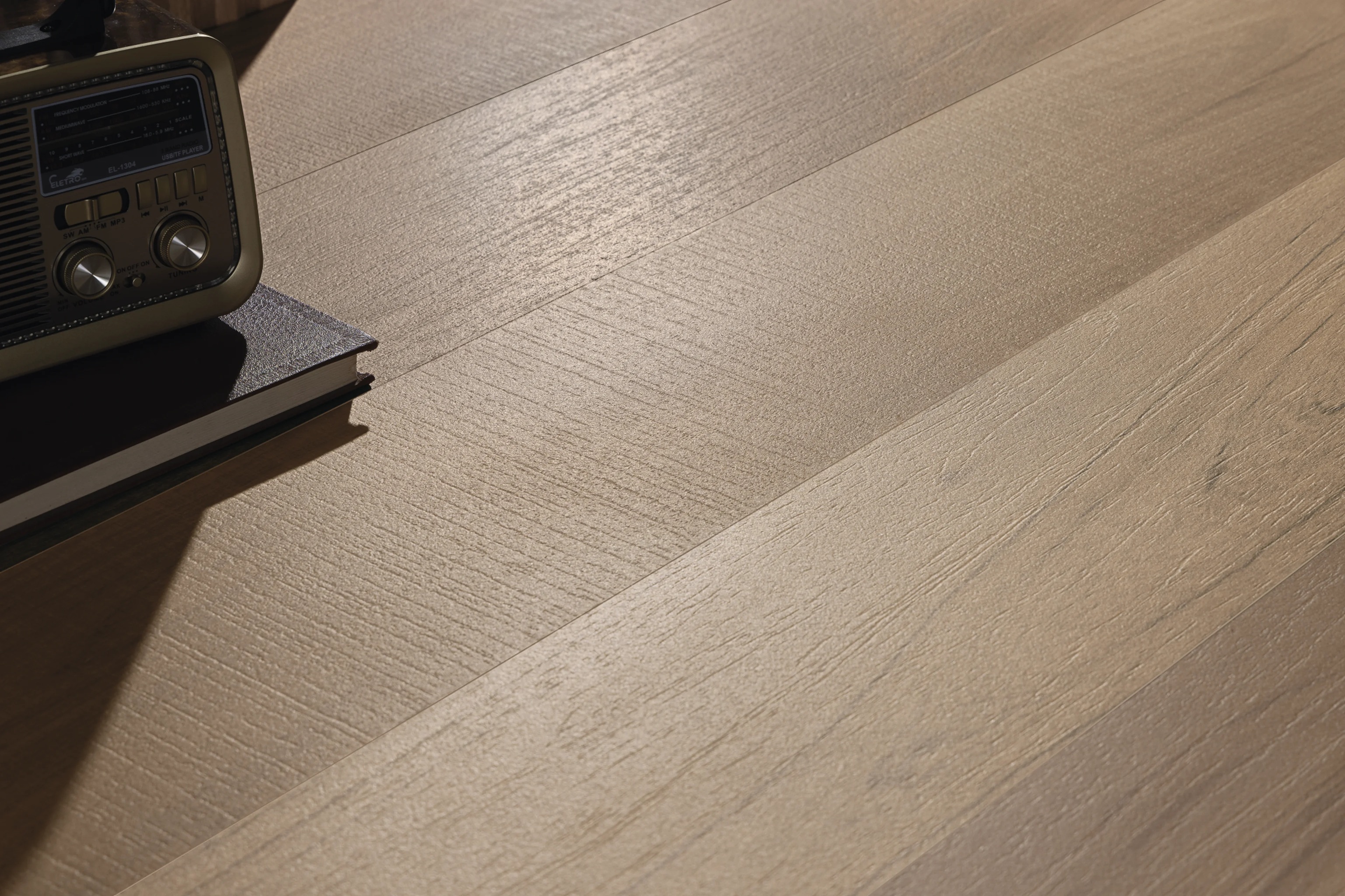 Porcelanato Portobello 20x120 Amazonia Solar Símil Madera