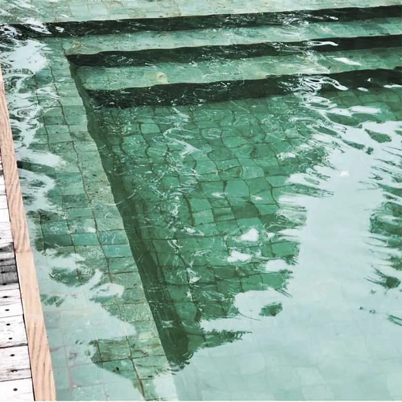 Porcelanato Cerro Negro 64x64 Piedra Bali Piscina
