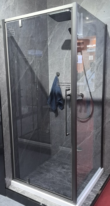 Cabina Box de Ducha Angular Con Puerta Pivot Murcia Cromo