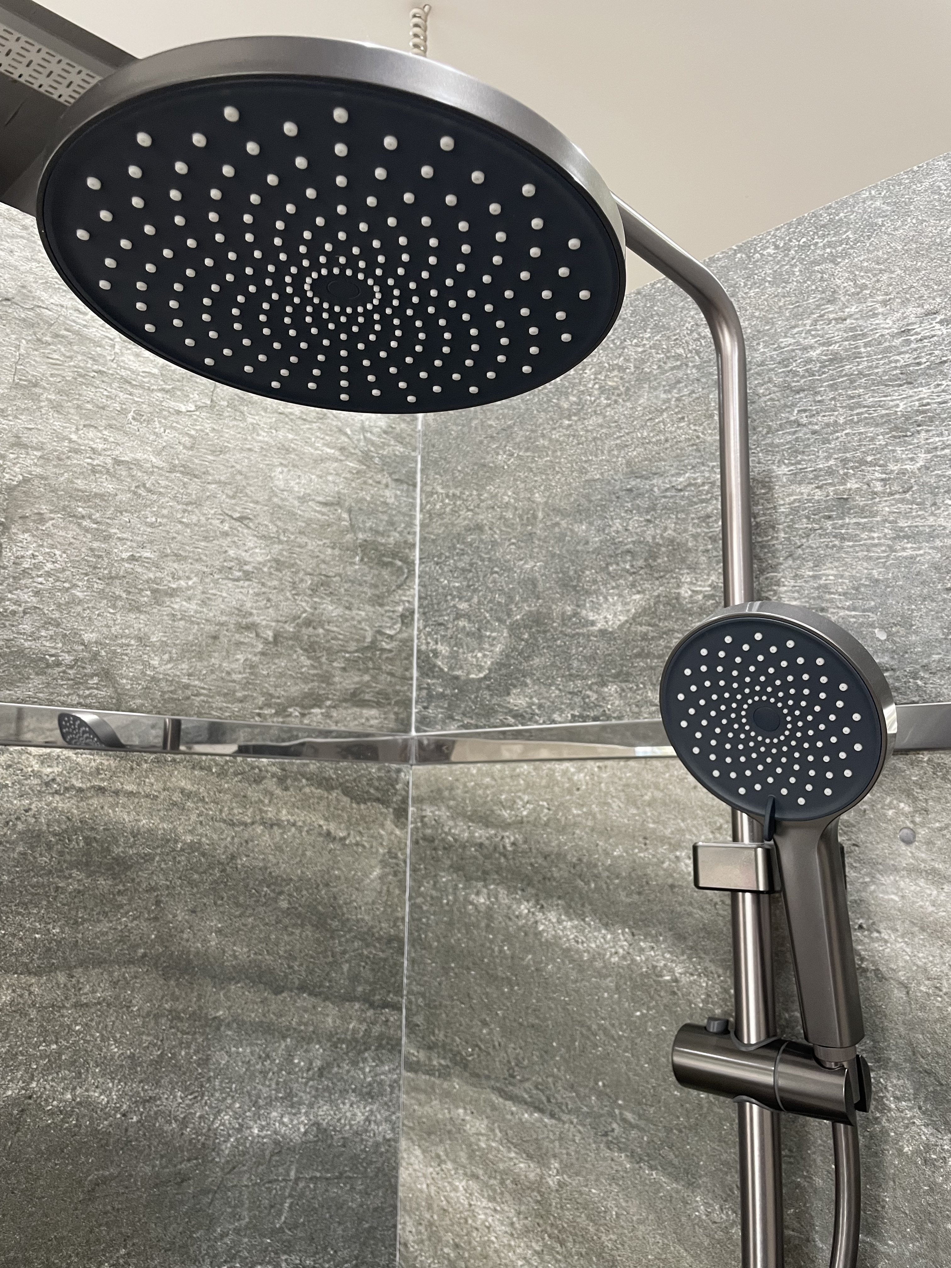 Columna Grifería Monocomando de Ducha Con Duchador Cromo Negro – Cod 3030