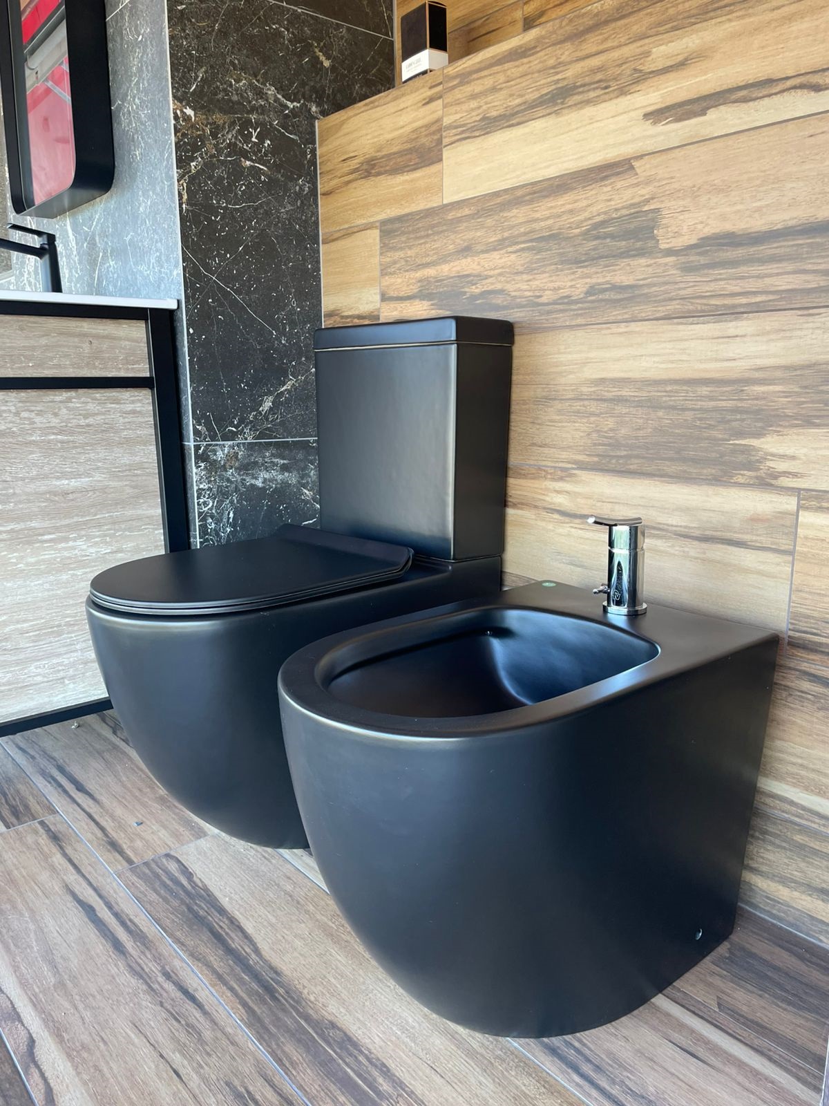 Inodoro largo Peirano Stone black