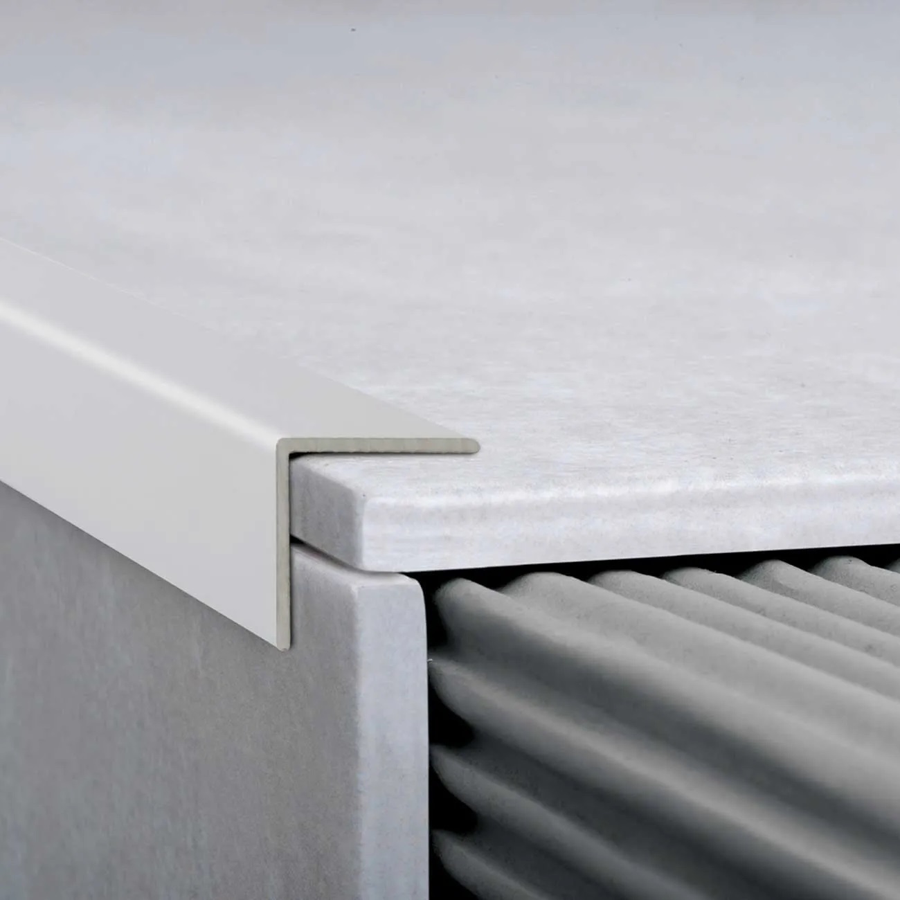 Tapacanto Angular Atrim Aluminio Marfil 16mm – 1904