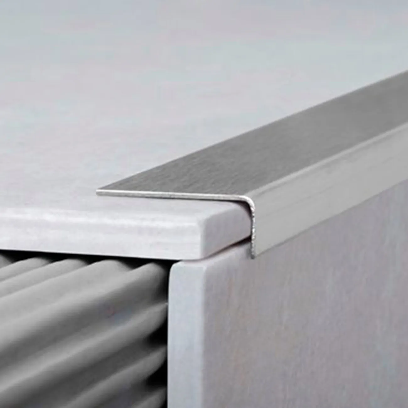 Tapacanto Angular Atrim Aluminio Cromado 19,5 mm – 2644